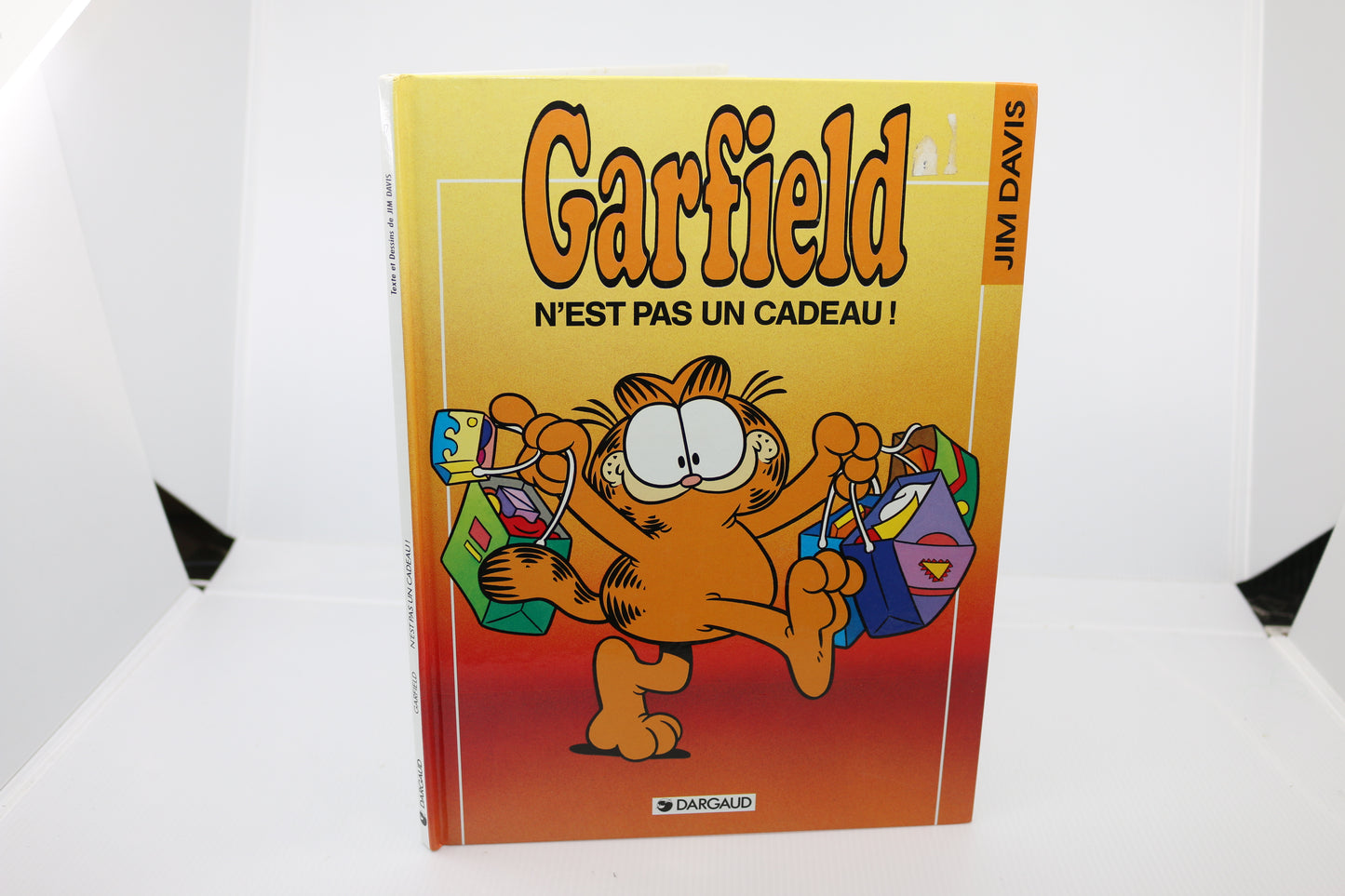 Jim Davis tome17 Garfield n'est pas un cadeau! French Edition Français Dargaud