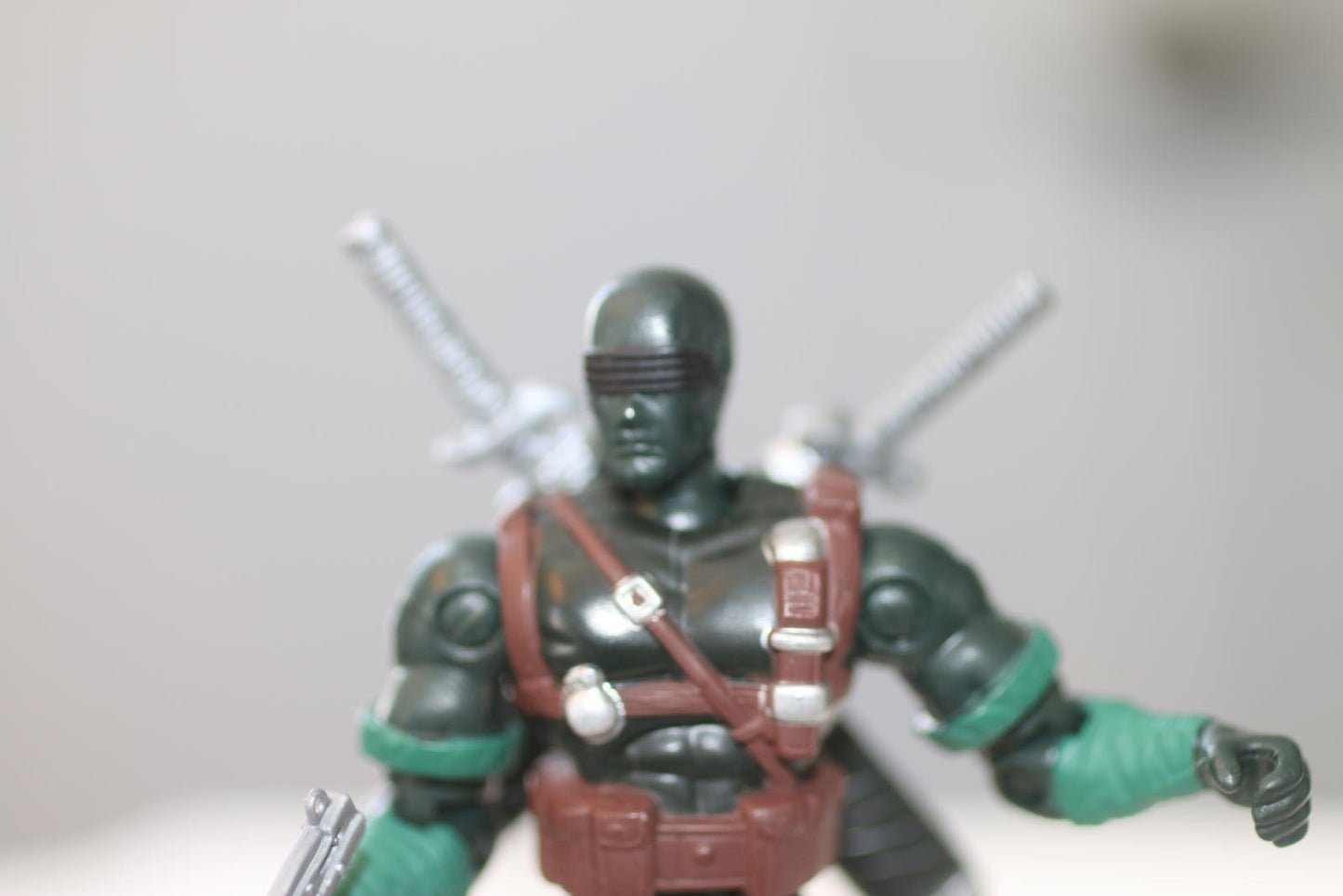 2001 GI Joe VS Cobra Snake Eyes Action Figure W/ Swords & Sheath 100% Complete