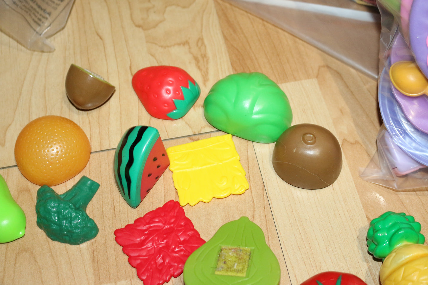 Lot of mixed fruits & Vegetables toys Play Dishes Mixed Lot Played W Condition