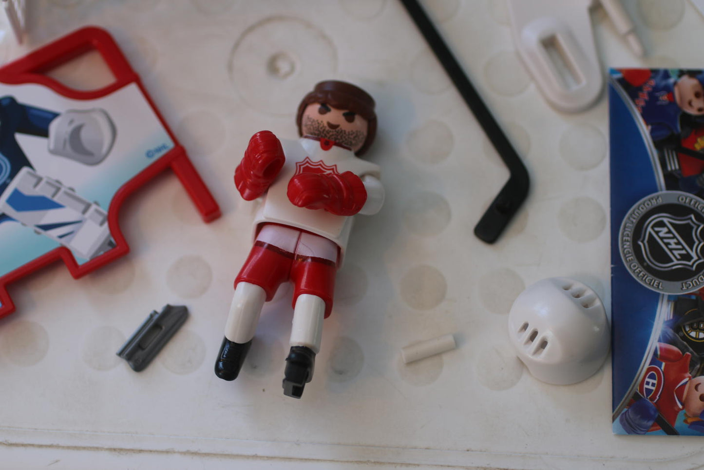 PLAYMOBIL NHL Shooting Pad complete and some pucks sealed 5071 action figure