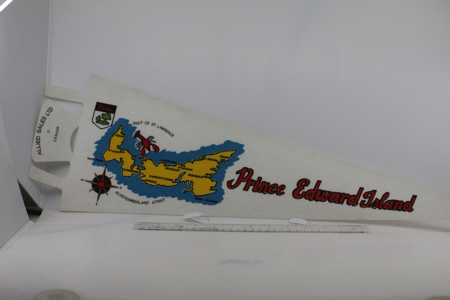 VINTAGE Prince Edward Island SOUVENIR FELT PENNANT FLAG Allied Sales