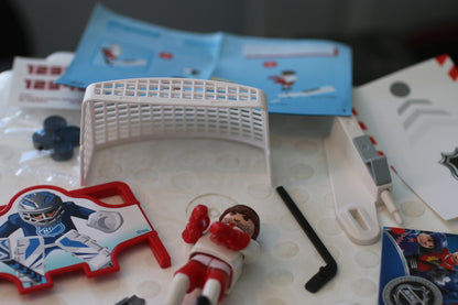 PLAYMOBIL NHL Shooting Pad complete and some pucks sealed 5071 action figure