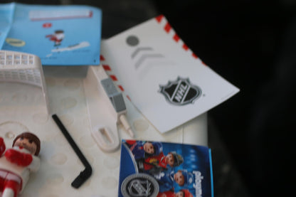 PLAYMOBIL NHL Shooting Pad complete and some pucks sealed 5071 action figure