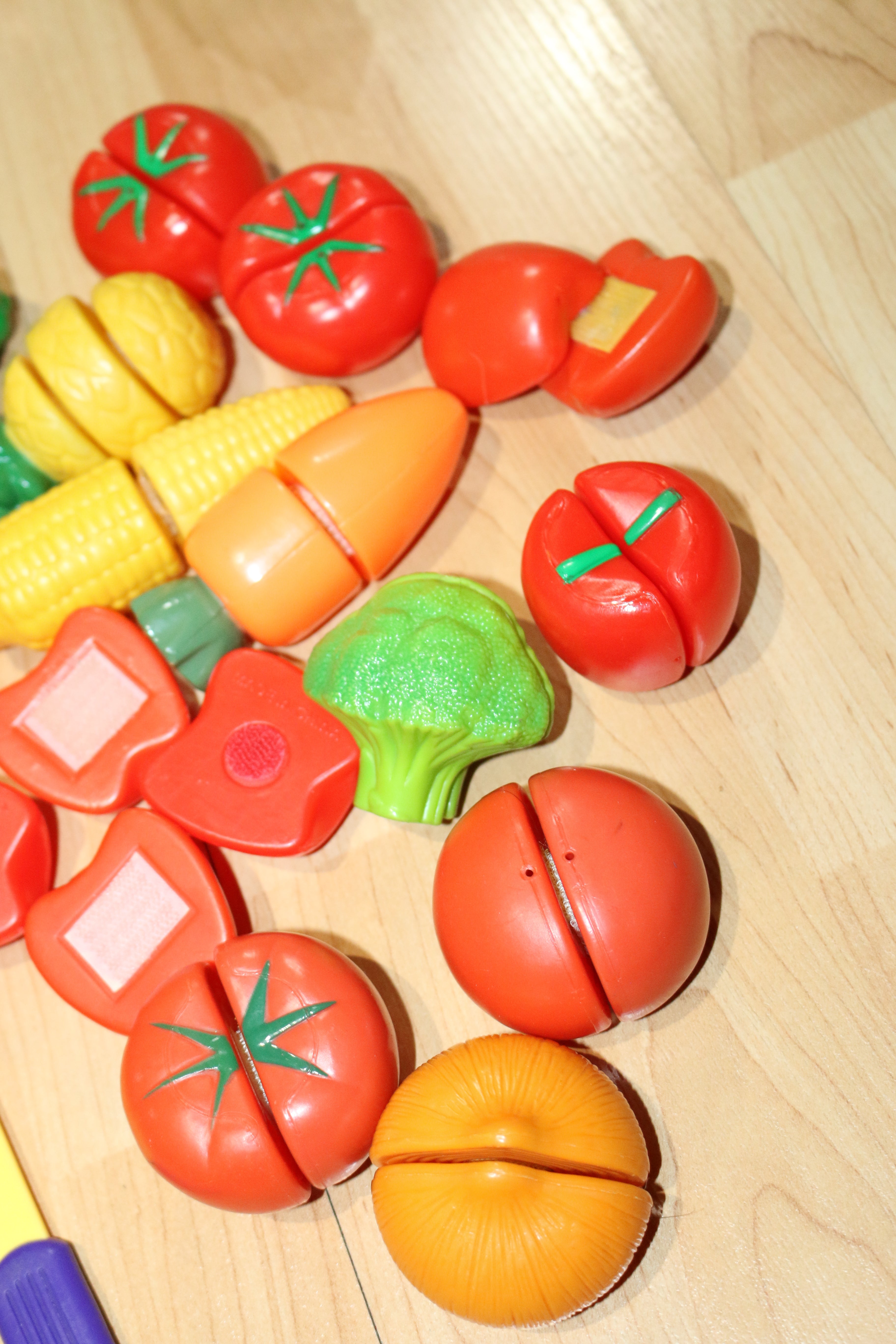 Play kitchen dishes 2025