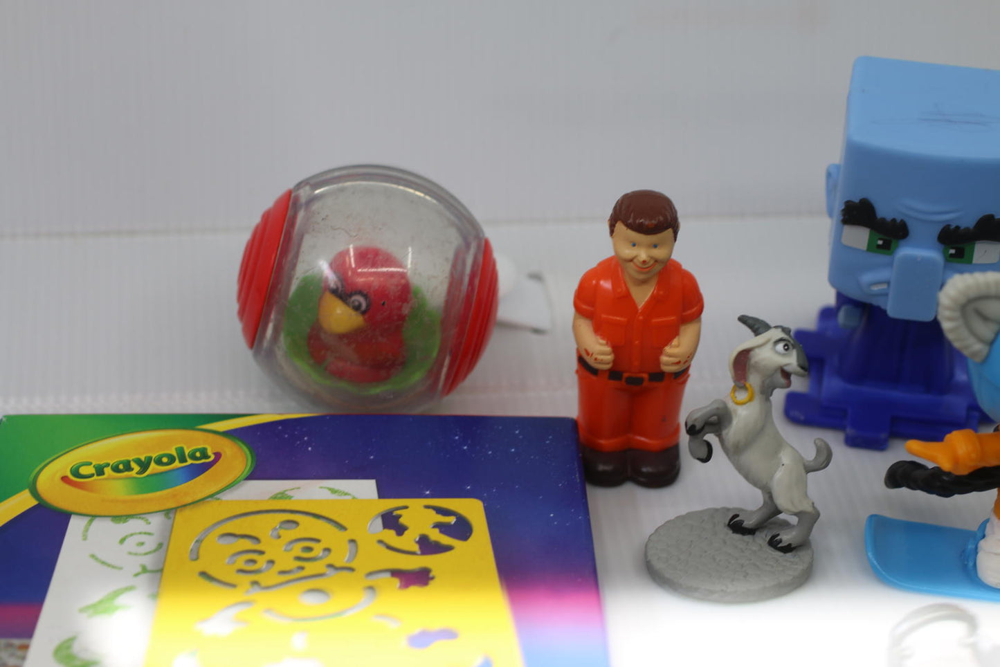 Vintage Mixed Toy HUGE Lot Disney Frozen Olaf Elsa Looney Tunes + More FIGURES