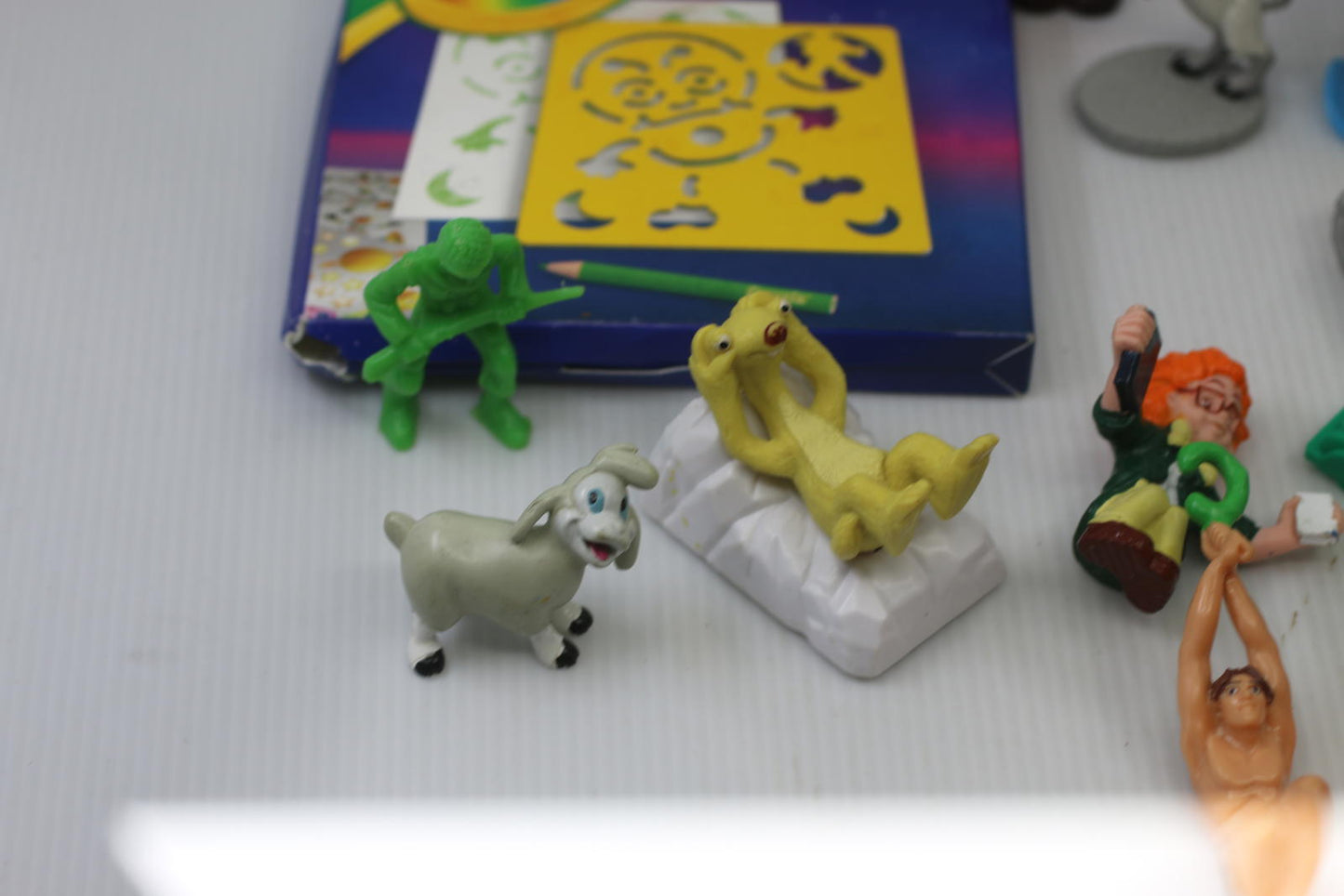 Vintage Mixed Toy HUGE Lot Disney Frozen Olaf Elsa Looney Tunes + More FIGURES