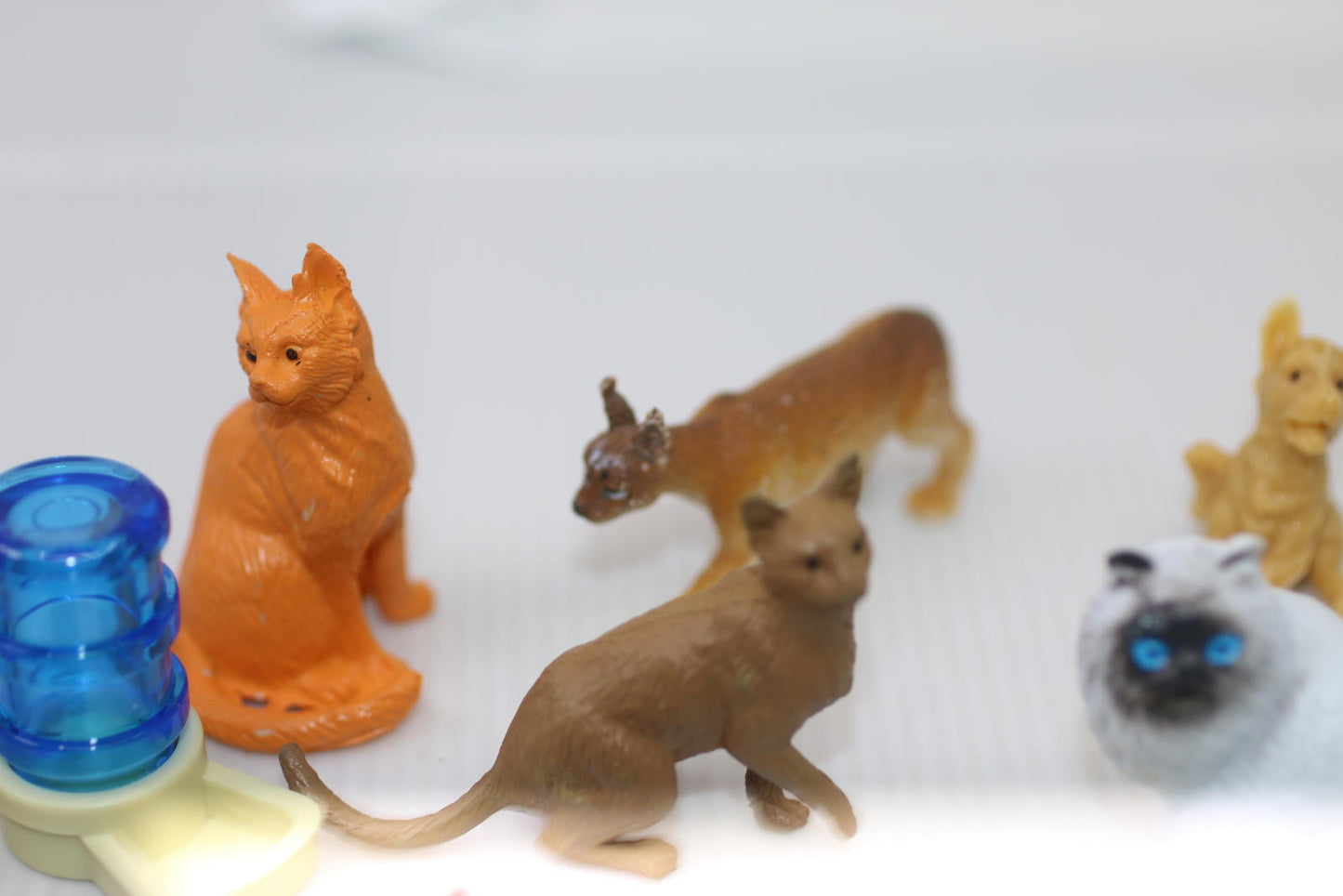 Miniature Dog Cat Figurine Lot Pet Playset Accessories Food Bowls set toys