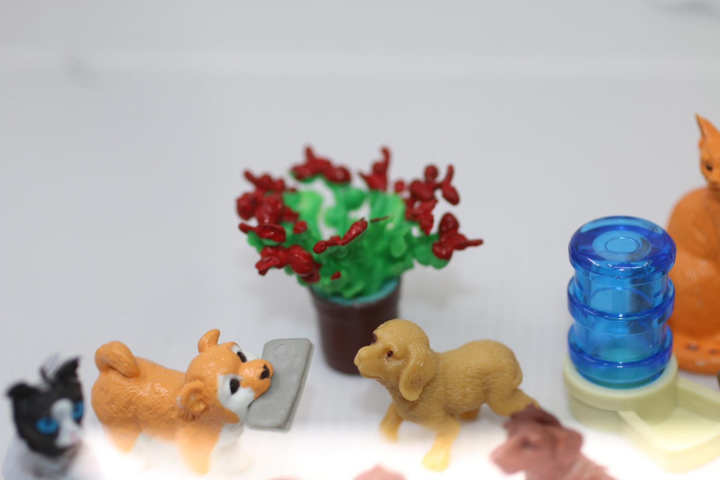 Miniature Dog Cat Figurine Lot Pet Playset Accessories Food Bowls set toys