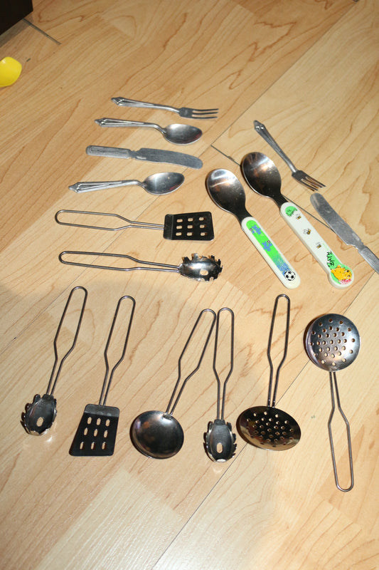 Metal Play Dishes kitchen ustensils set toys vintage Lot Played W/ Condition