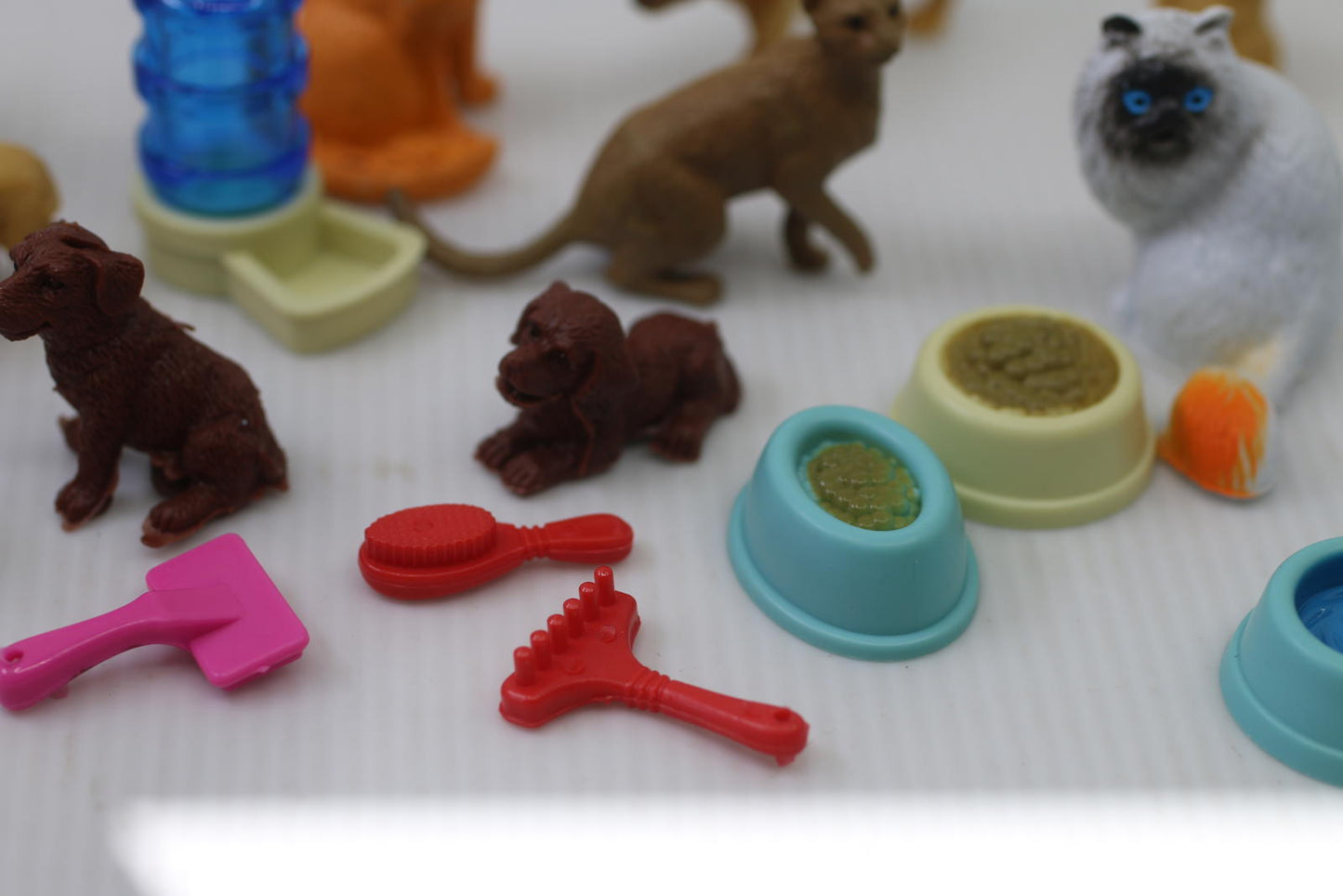 Miniature Dog Cat Figurine Lot Pet Playset Accessories Food Bowls set toys