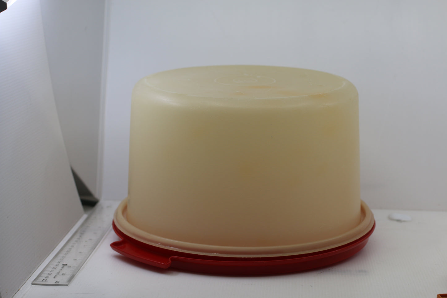 Vintage Tupperware Kitchen Lot – Measuring Cups Set & Cake Saver As Is