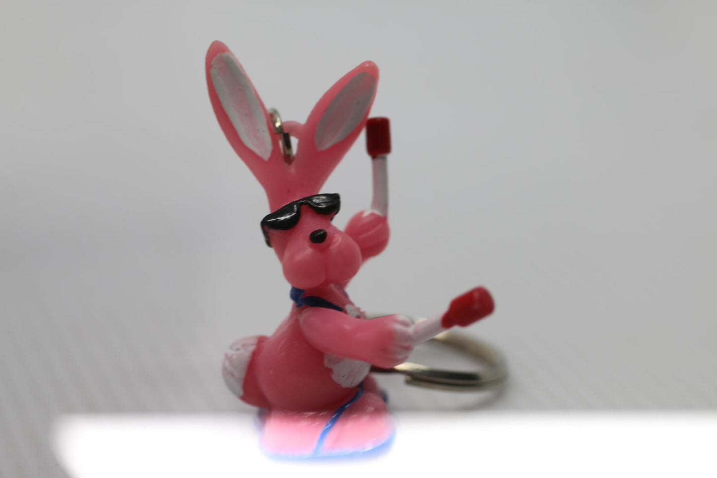 Vintage ENERGIZER Promo Keyring PINK BUNNY Keychain Ancien Porte-Clé LAPIN ROSE