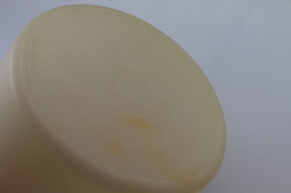 Vintage Tupperware Kitchen Lot – Measuring Cups Set & Cake Saver As Is