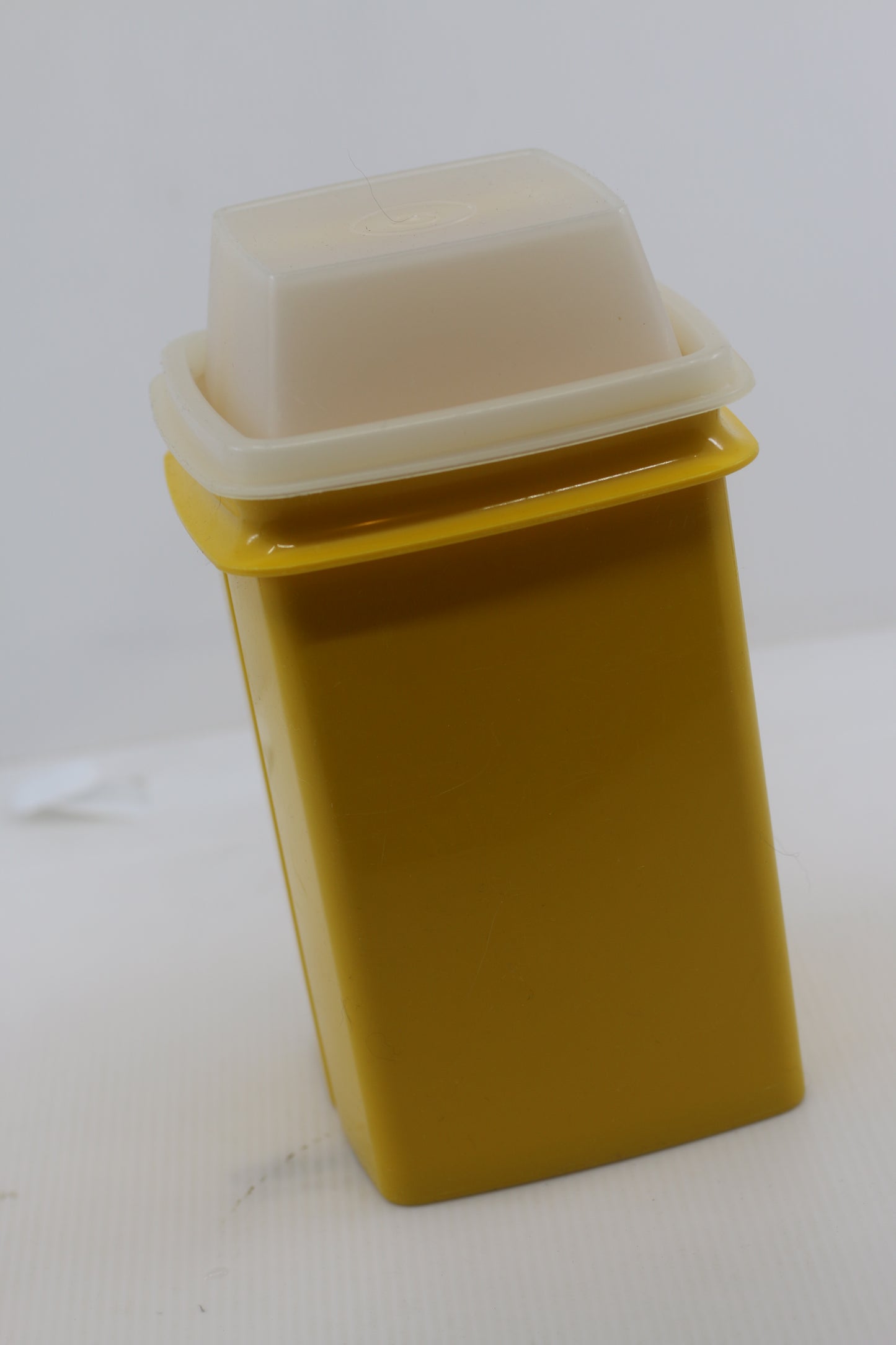 Vintage 1970s Tupperware #13307 Pickle or Olive Container – 3-Piece Set