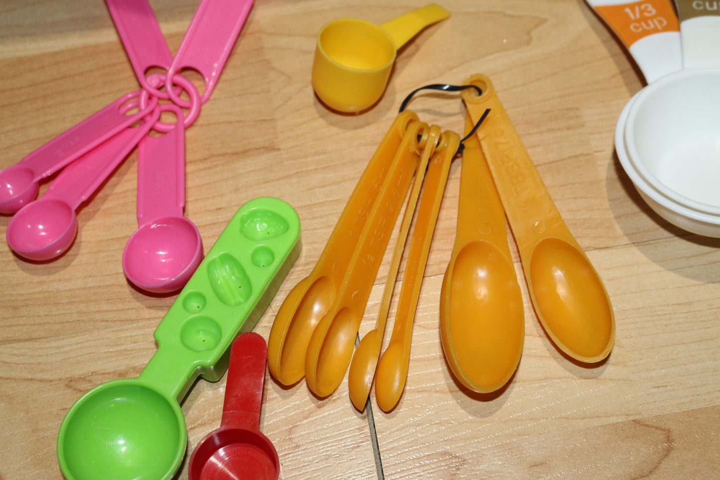 measuring utensils Play or real kitchen Dishes Mixed Lot Played With Condition