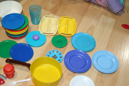 Play kitchen toys Dishes Mixed Lot Played With Vintage Condition lot of plates