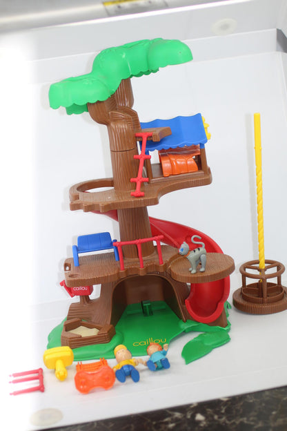 Caillou Treehouse Playset Slide Figures Cat Accessories Lot Irwin rare toys