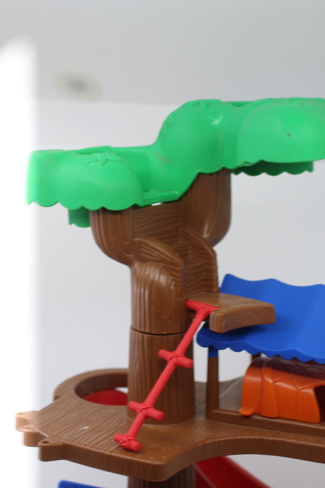 Caillou Treehouse Playset Slide Figures Cat Accessories Lot Irwin rare toys