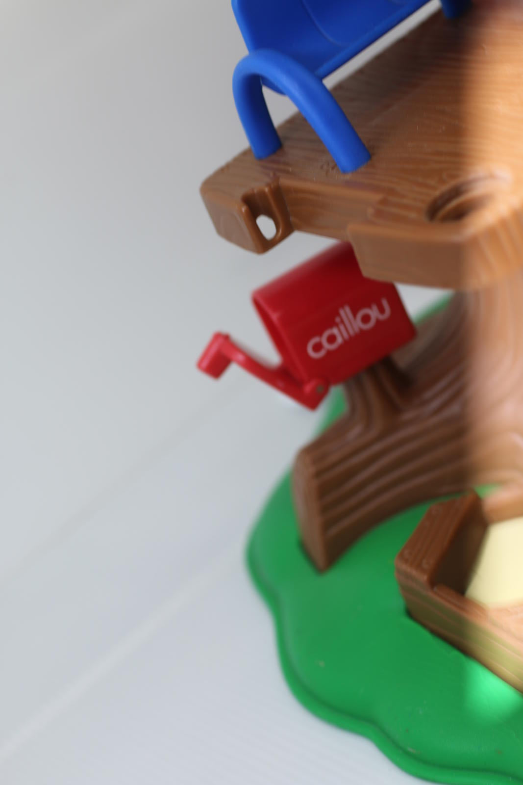 Caillou Treehouse Playset Slide Figures Cat Accessories Lot Irwin rare toys