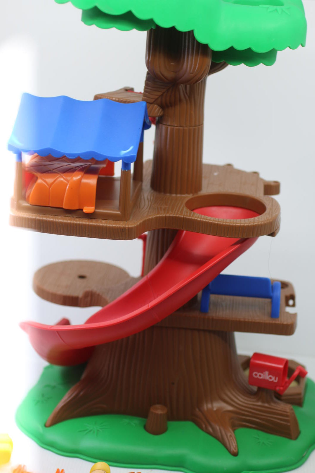 Caillou Treehouse Playset Slide Figures Cat Accessories Lot Irwin rare toys