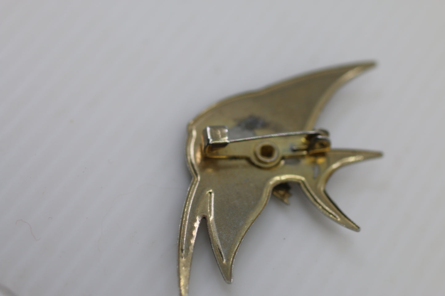 Vintage Enamel Fish Brooch – Abstract Design – Gold & Silver Tone – Mid-Century Style
