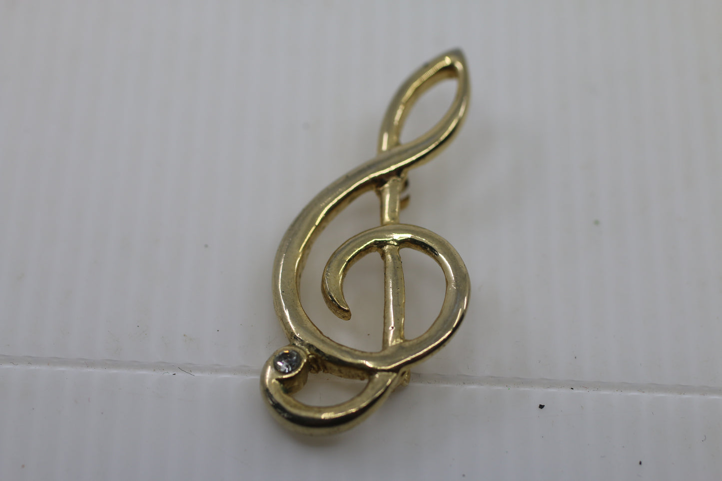 Vintage Gold Tone Treble Clef Brooch Signed AH Music Note Pin