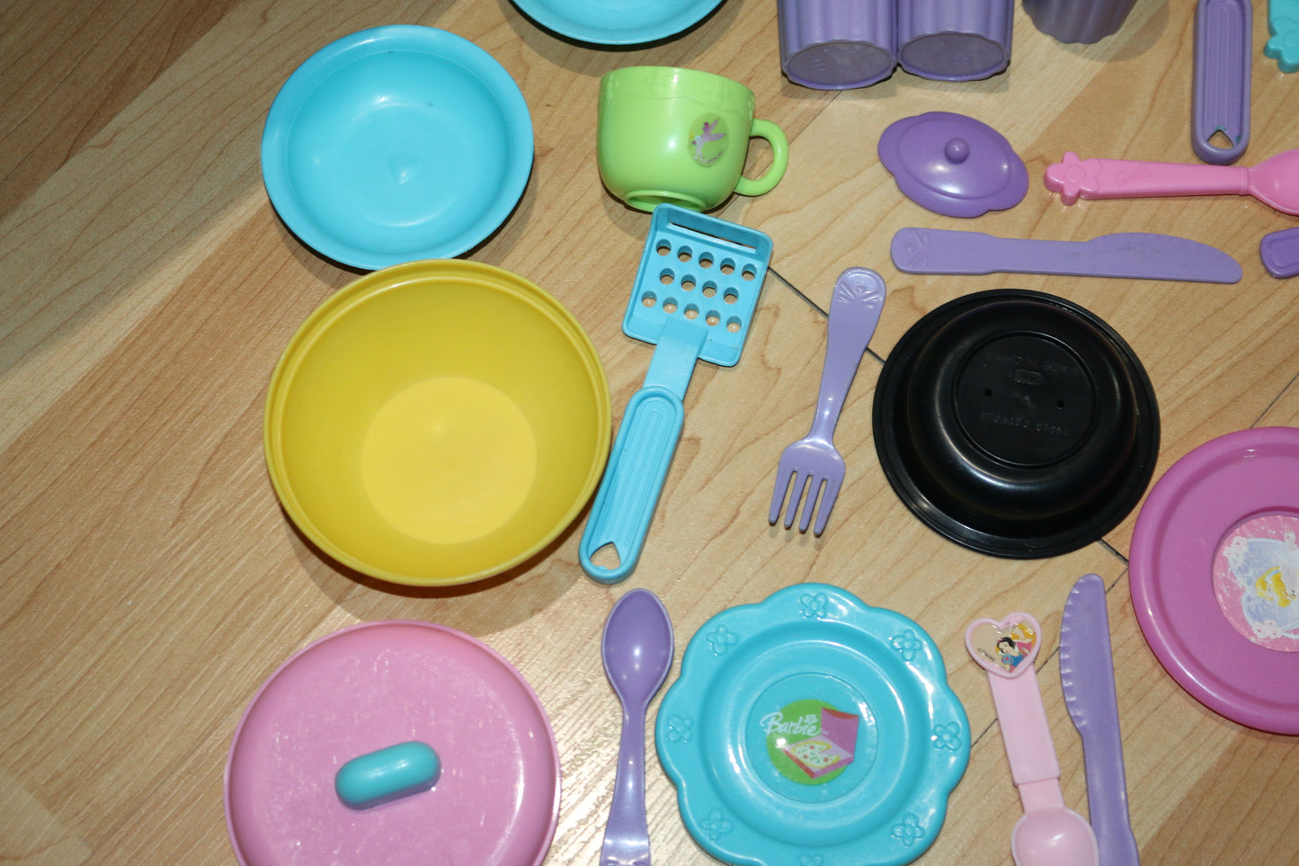 CDI Play kitchen Dishes Mixed Lot Played toys accessories for kids W Condition
