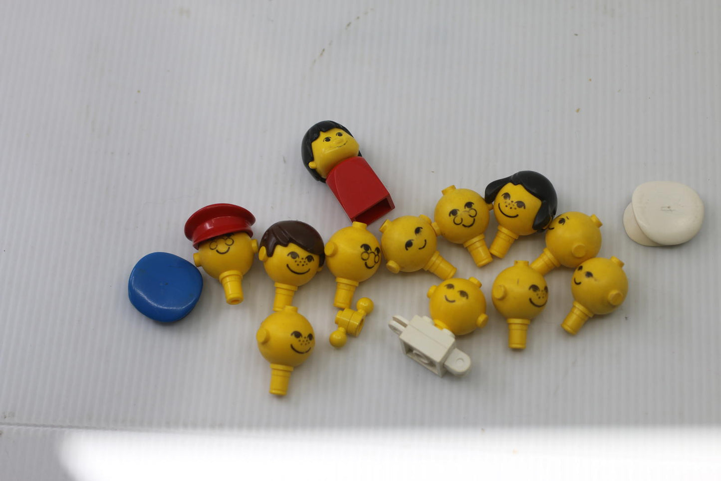 Lego Minifigure Parts Lot Family Figures Boy Girl Basic 1970s People head parts