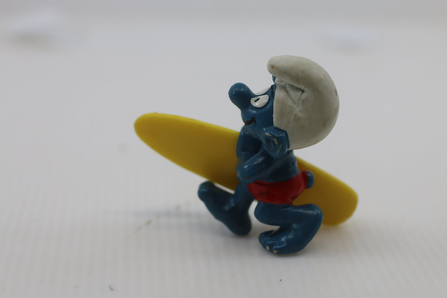 Vintage The Smurfs Schleich Peyo Surfing Smurf w/Surfboard 1981