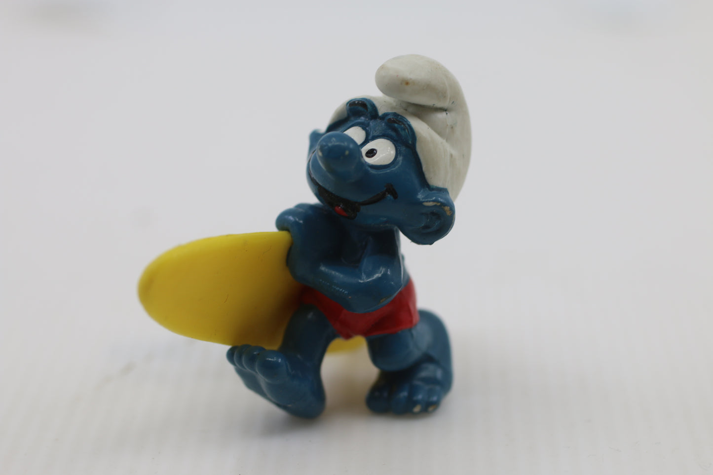 Vintage The Smurfs Schleich Peyo Surfing Smurf w/Surfboard 1981