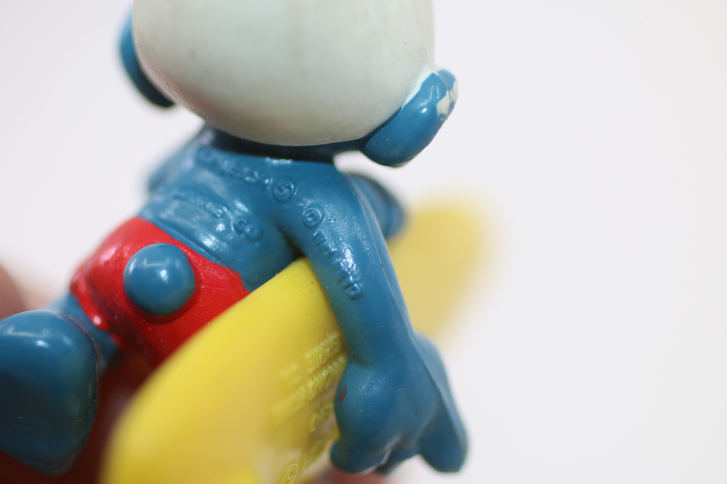 Vintage The Smurfs Schleich Peyo Surfing Smurf w/Surfboard 1981