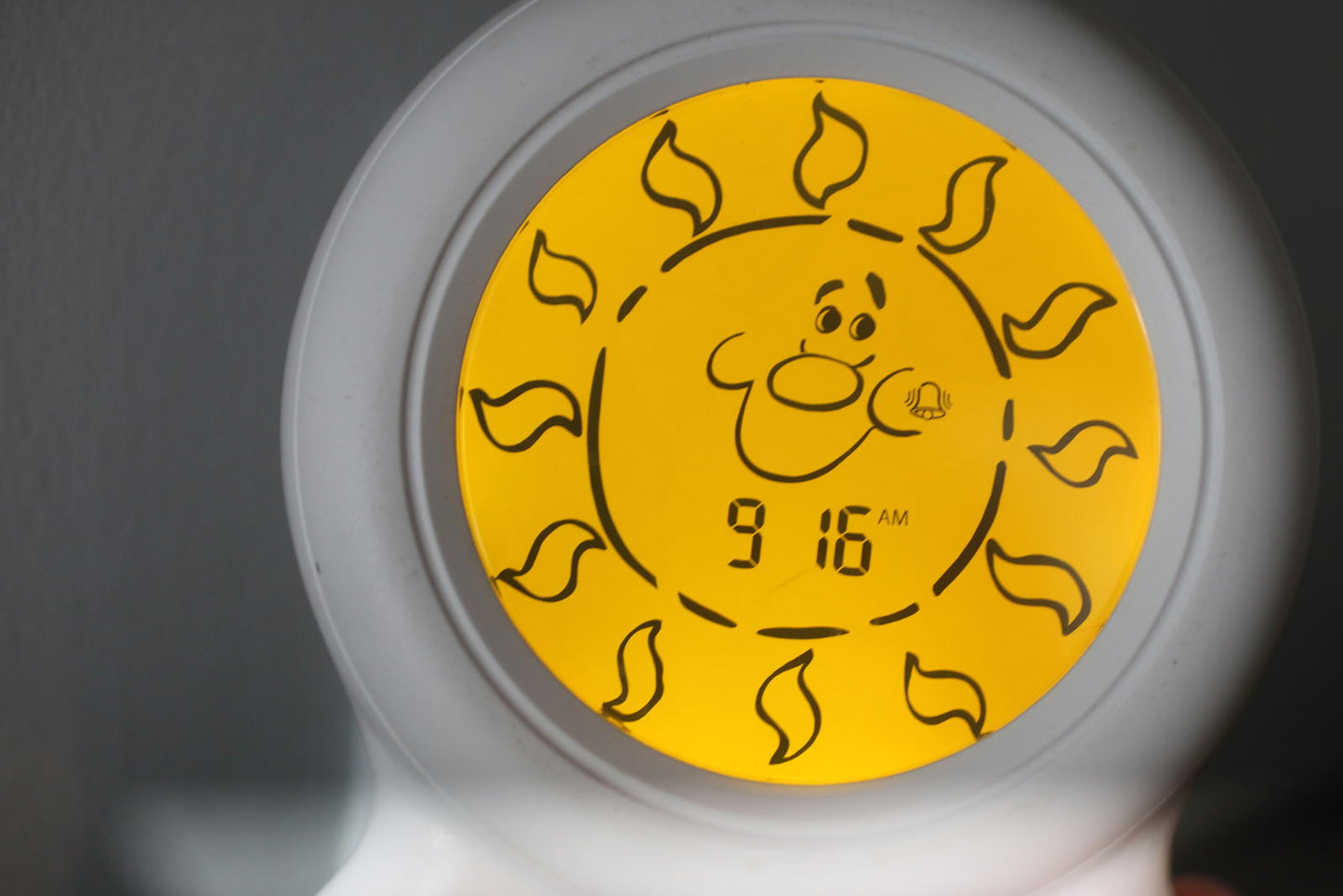 The Gro Company UK Groclock Sleep Trainer HJ012 Lights-Up Sun Face Star Face