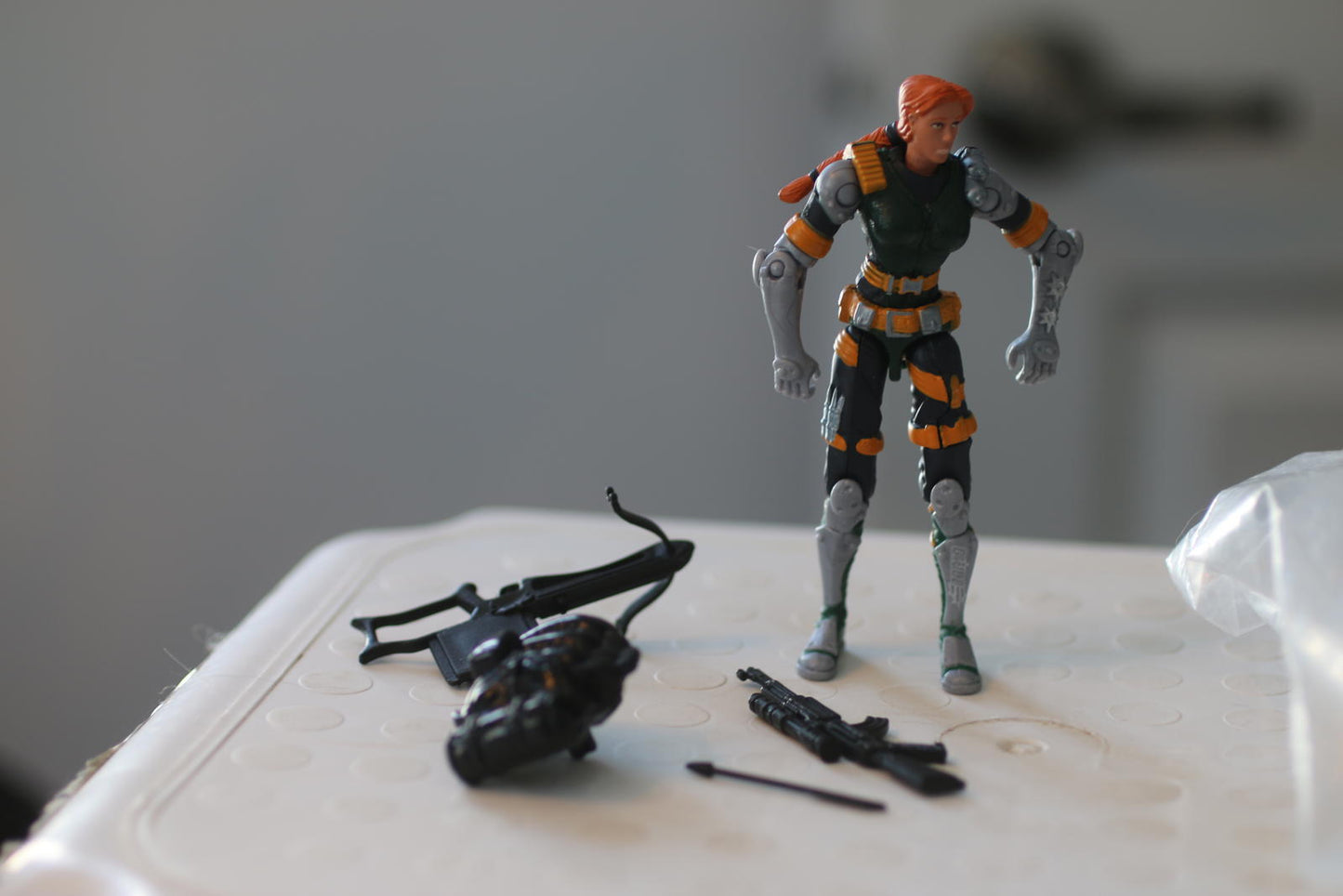 GI Joe Action Figure Agent Scarlett w Crowbow & Arrow v1 2002 cOMPLETE TOY