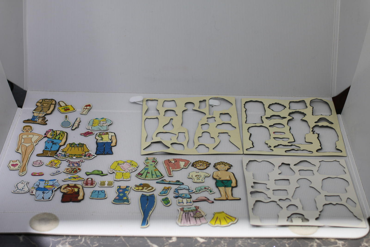 Vintage Ma gnetic Dress Up Dolls Clothing Set Boy Girl 70s 80s game toys rare