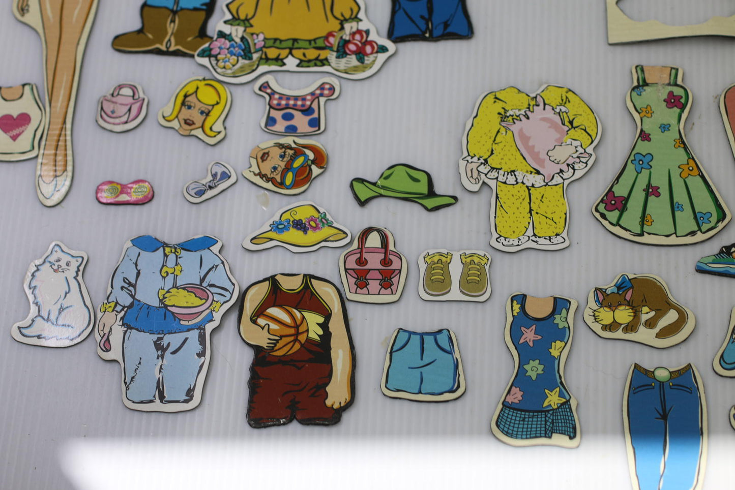 Vintage Ma gnetic Dress Up Dolls Clothing Set Boy Girl 70s 80s game toys rare