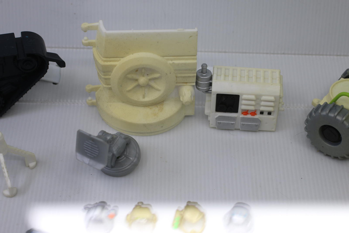 Chap Mei Space Quest Astronaut Lot Vehicles Weapons Monkey accessories toys