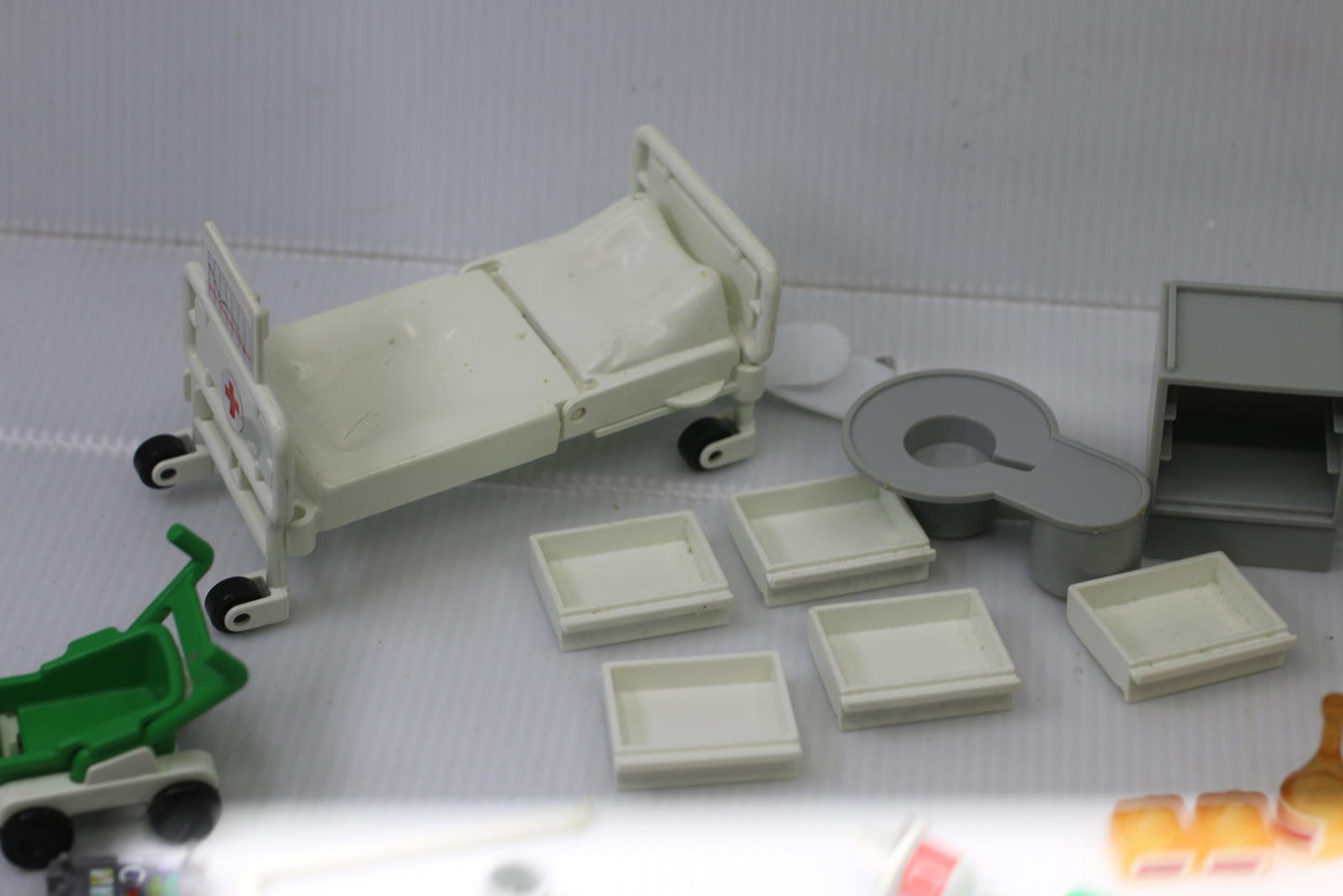 Vintage PLAYMOBIL Hospital SURGERY 3459 Operating Room Doctor Patients Geobra