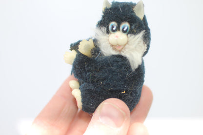 Vintage Small Plush Cat Figurine with Blue Eyes pencil hugger clip toy
