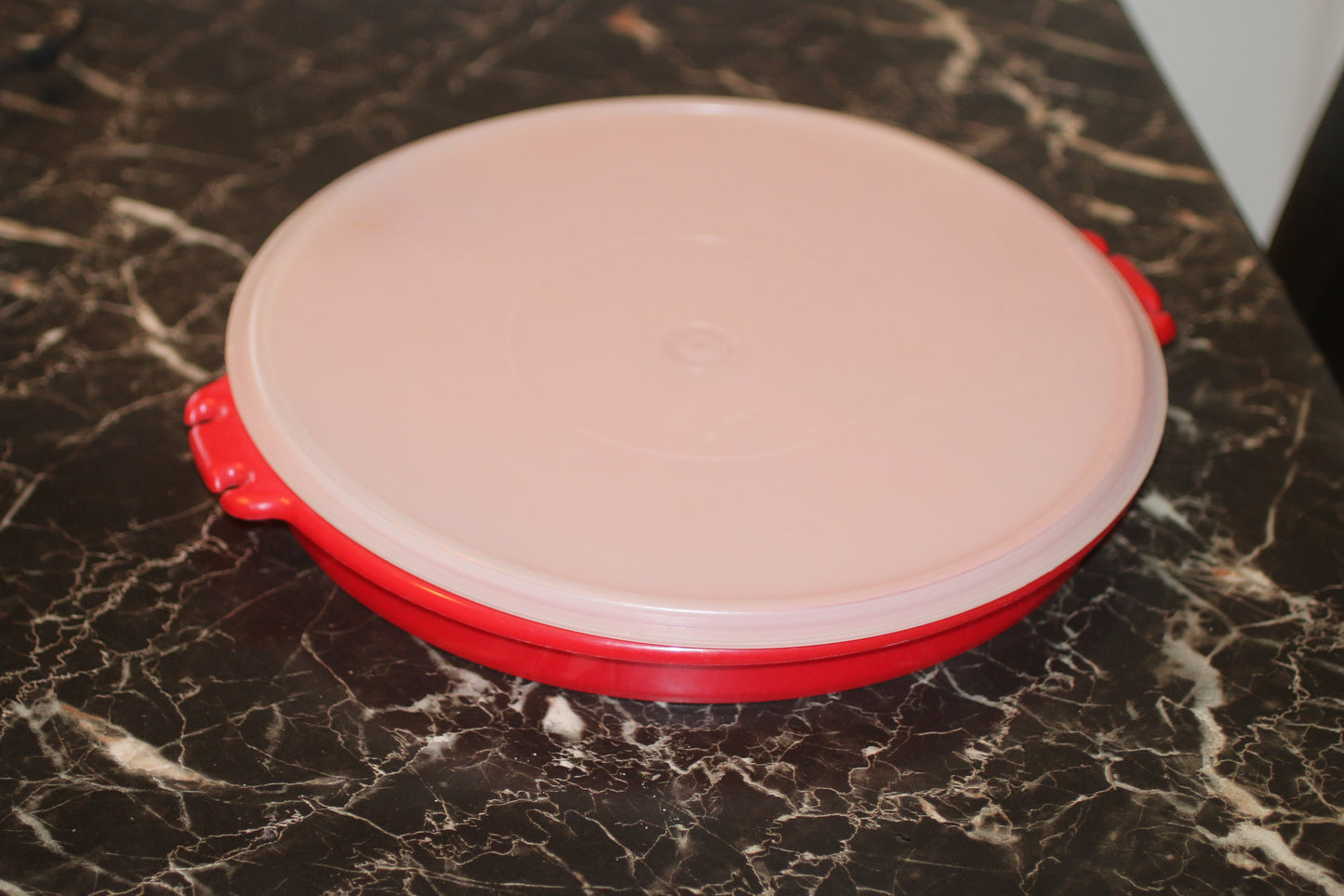 VTG Vintage Tupperware Veggie Divided Platter, #405-1 Red Tupperware TrayVTG Vintage Tupperware Veggie Divided Platter, #405-1 Red Tupperware Tray