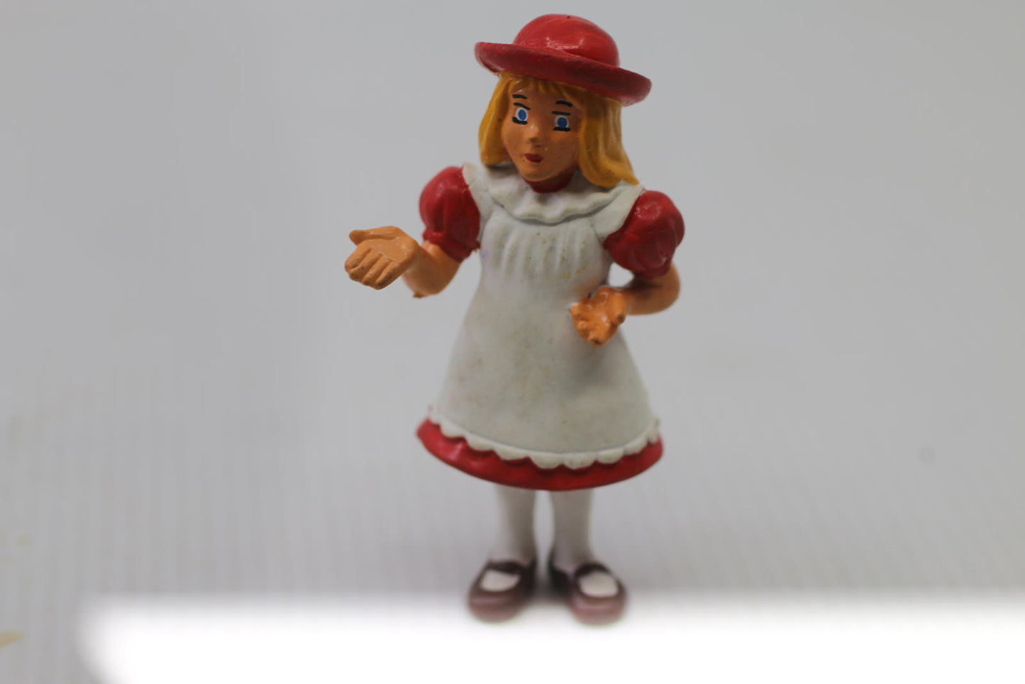 Vintage Schleich ALICE in WONDERLAND White & RED DRESS PVC Figure TOY