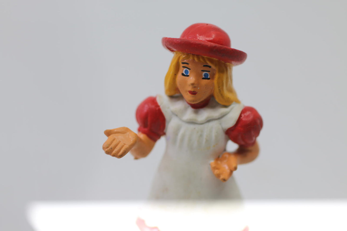 Vintage Schleich ALICE in WONDERLAND White & RED DRESS PVC Figure TOY
