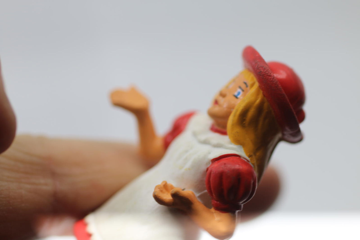 Vintage Schleich ALICE in WONDERLAND White & RED DRESS PVC Figure TOY