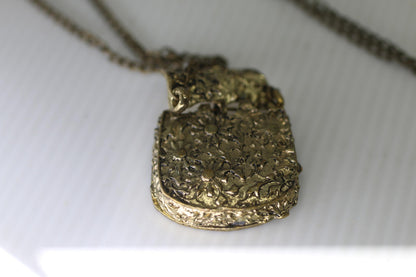 Vintage Gold Tone Mini Purse Locket Pendant Necklace Floral