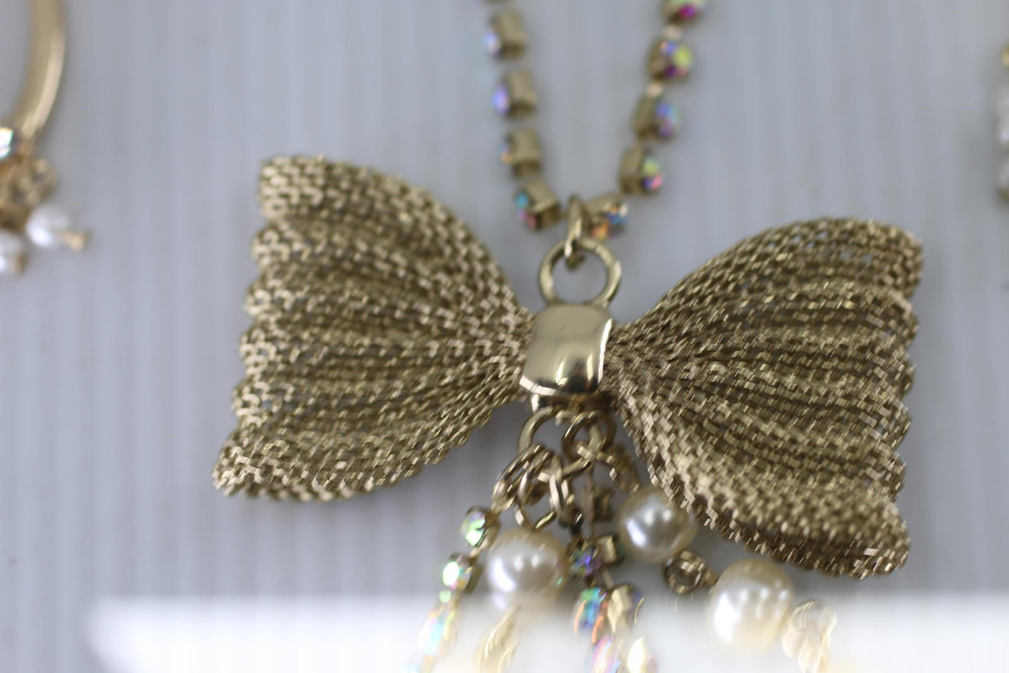 Vtg Gold Tone Bow Necklace & Earrings Set Pearl Rhinestone