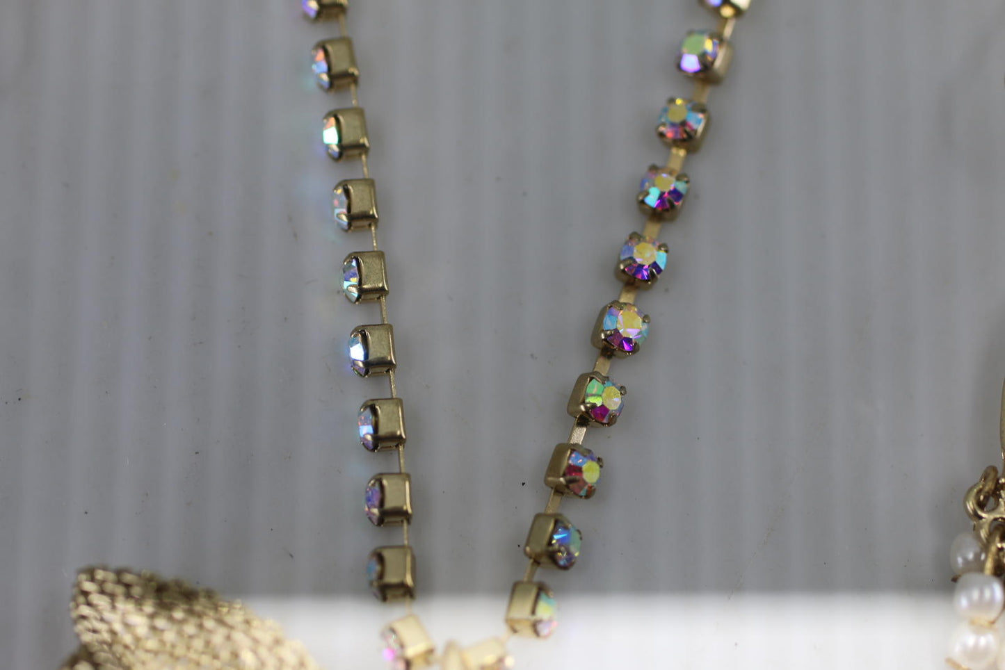 Vtg Gold Tone Bow Necklace & Earrings Set Pearl Rhinestone