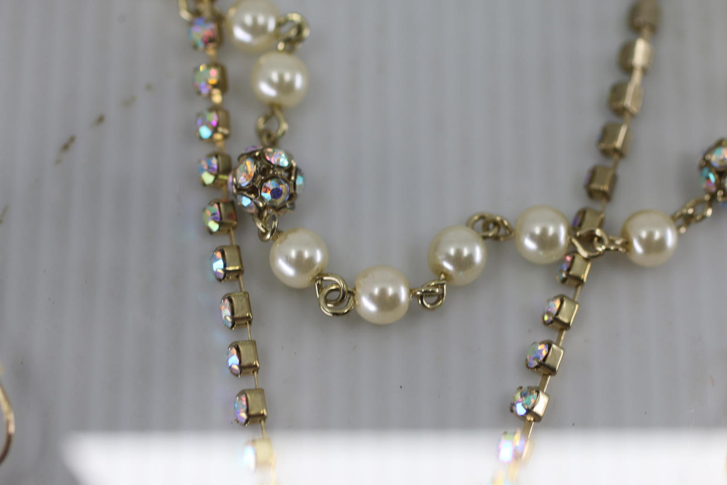 Vtg Gold Tone Bow Necklace & Earrings Set Pearl Rhinestone