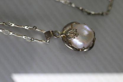 Vintage Silver Tone Pearl Pendant Necklace Single Pearl