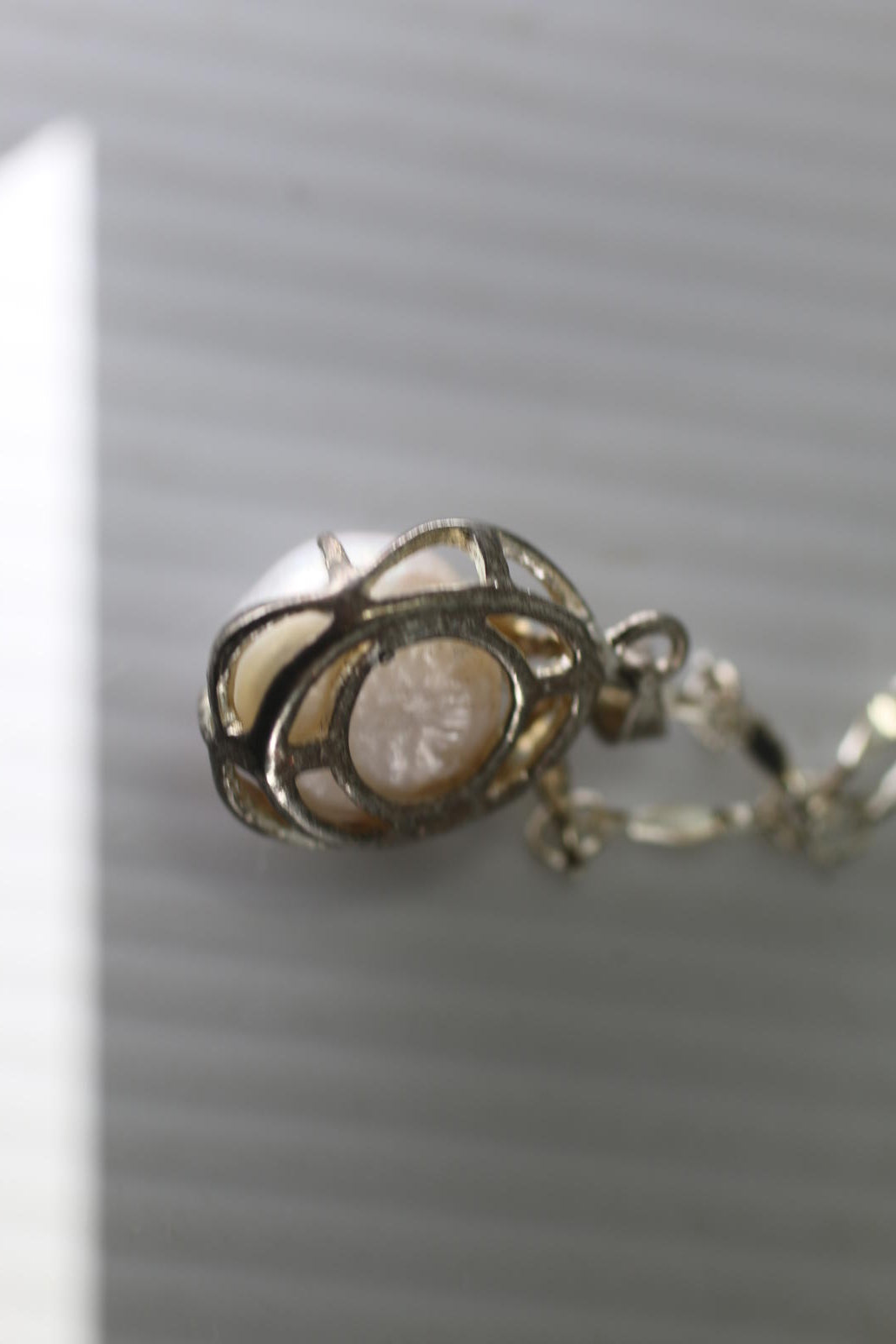 Vintage Silver Tone Pearl Pendant Necklace Single Pearl