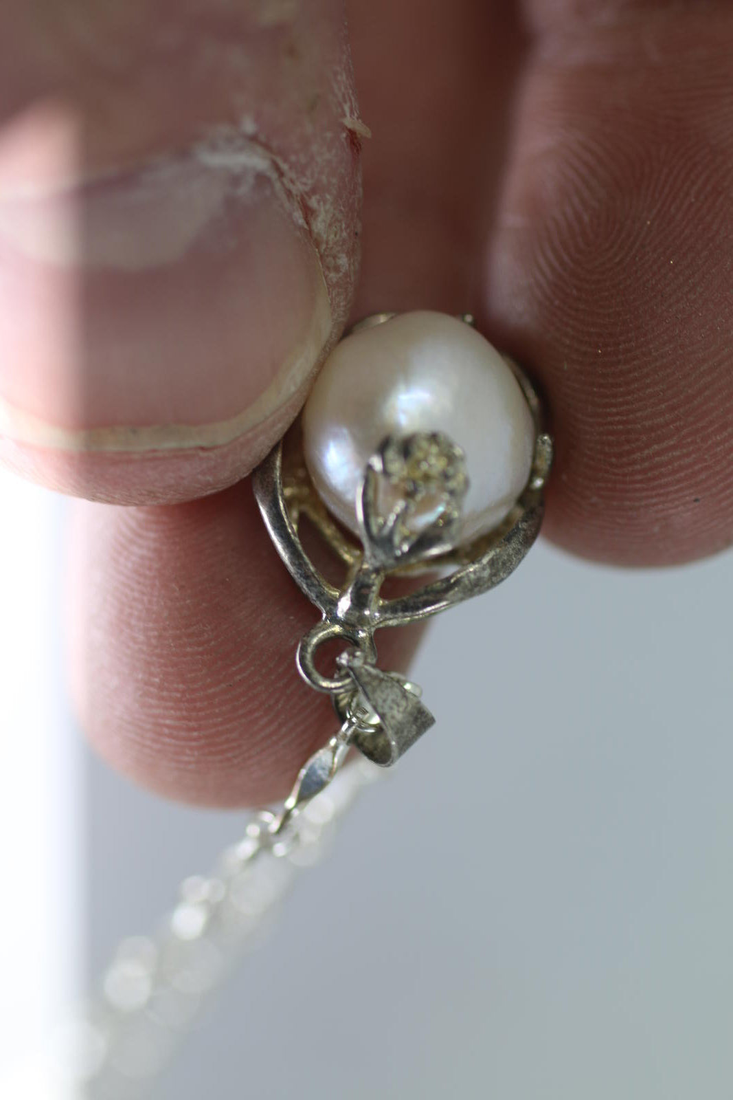 Vintage Silver Tone Pearl Pendant Necklace Single Pearl