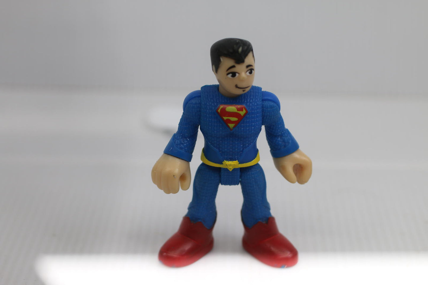 2013 Imaginext DC Comics Super Friends Superman 2 7/8" Tall Toy Figure